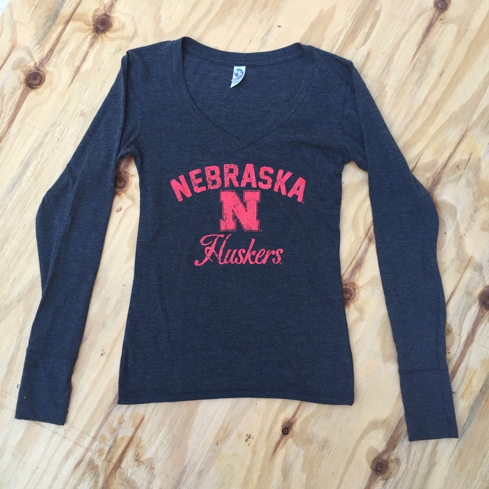 Nebraska Cornhuskers womens long sleeve V neck - LIKE NEW